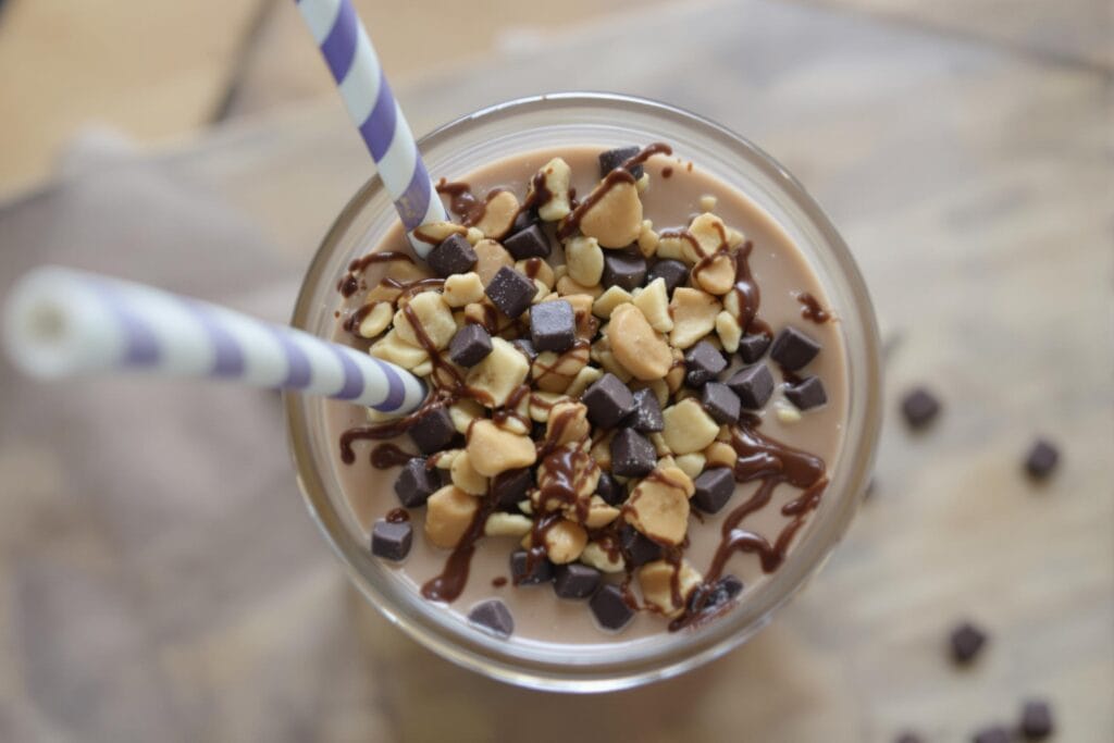 banana peanut butter and chocolate smoothie